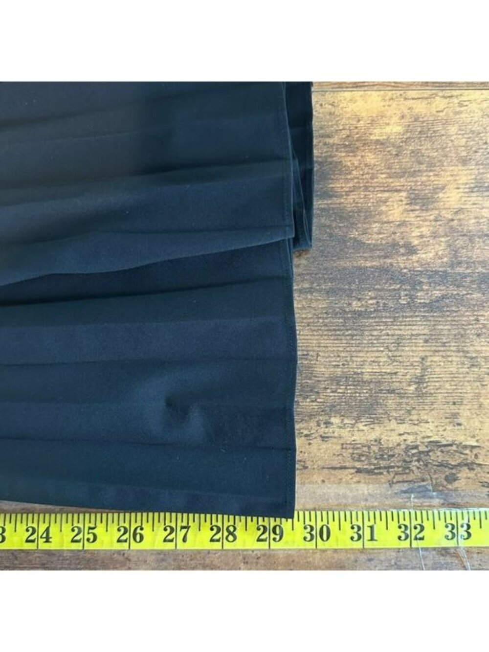 Athleta Hayes Pleated Skirt Medium Black EUC Travel Minimalist Anti Wrinkle - Picture 4 of 9